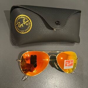 Ray-Ban RB3025 Aviator sunglasses Flash Lenses. Gold/orange.